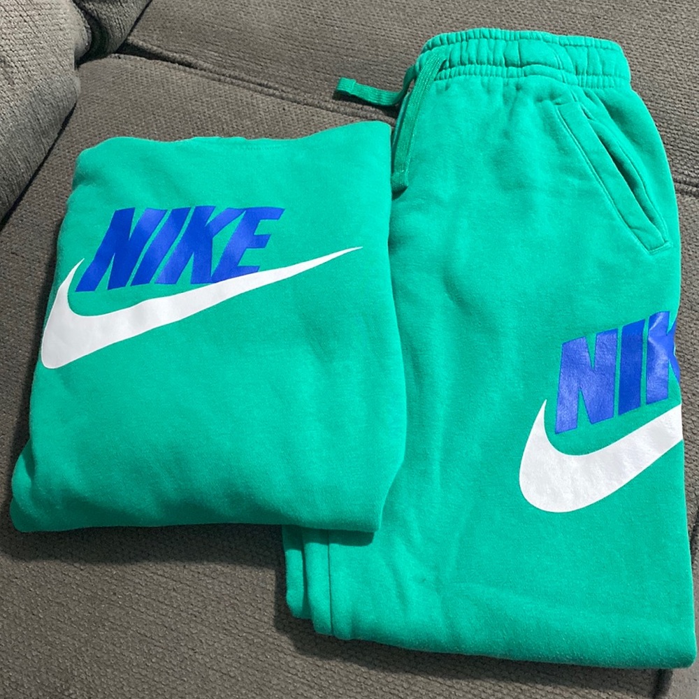 NIKE JOGGER SET